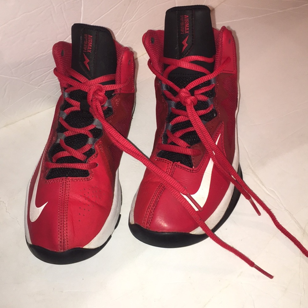 Nike tennis shoes